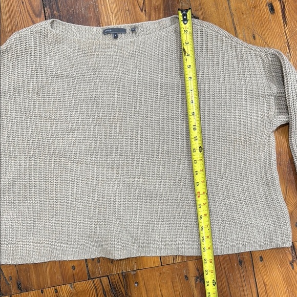 Vince Cream Crew Neck Cropped Sweater Minimalist Style Size Large - Picture 5 of 10
